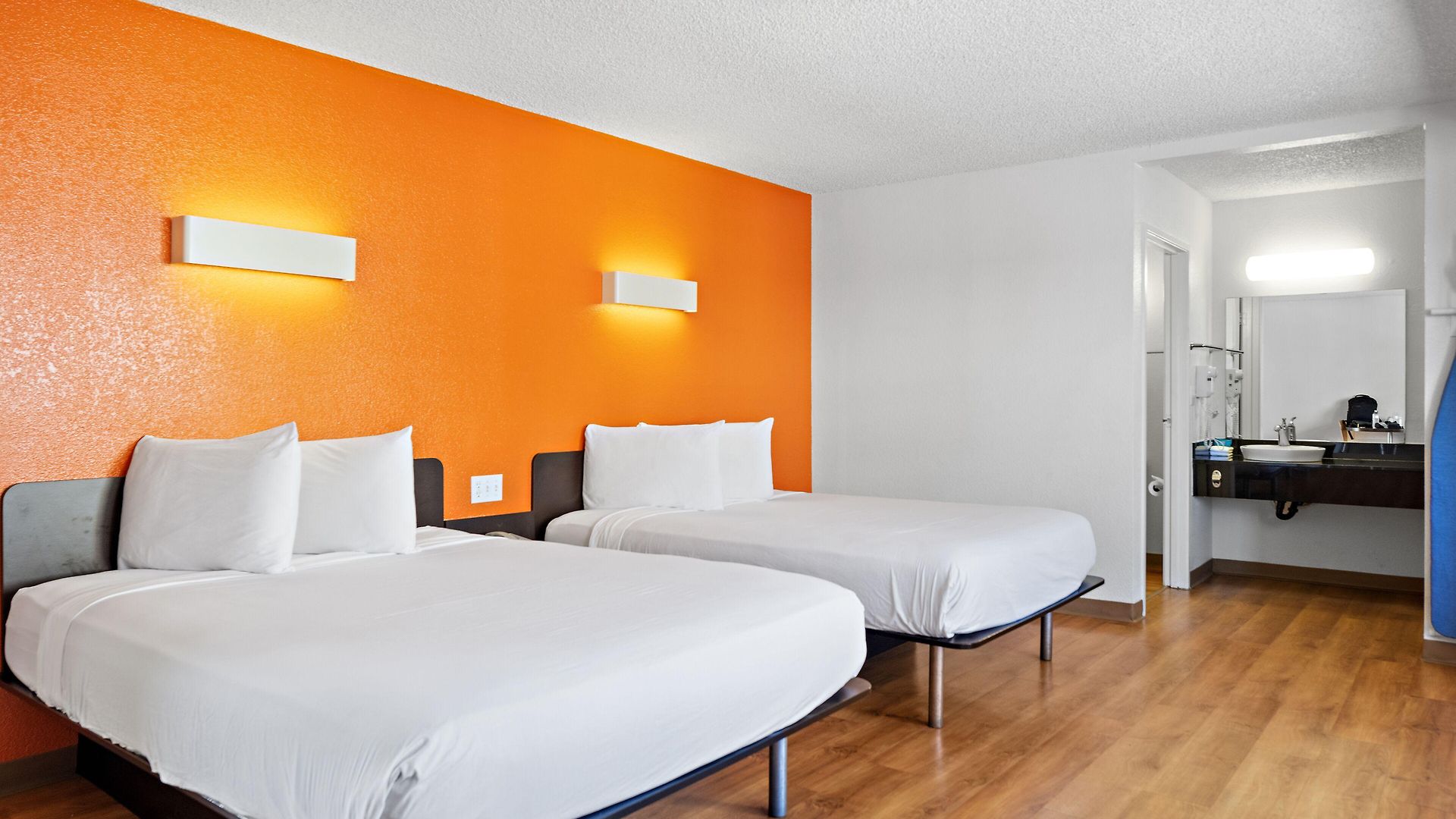 6-carlsbad, Ca - Village 2*