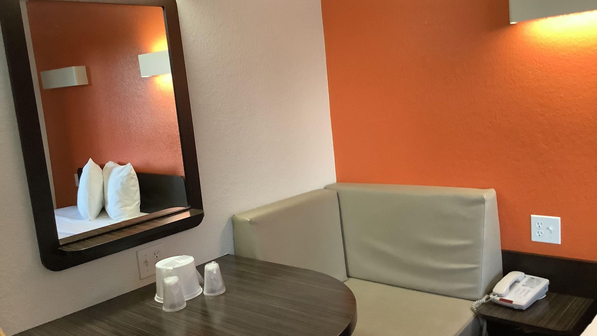 6-carlsbad, Ca - Village Hotel