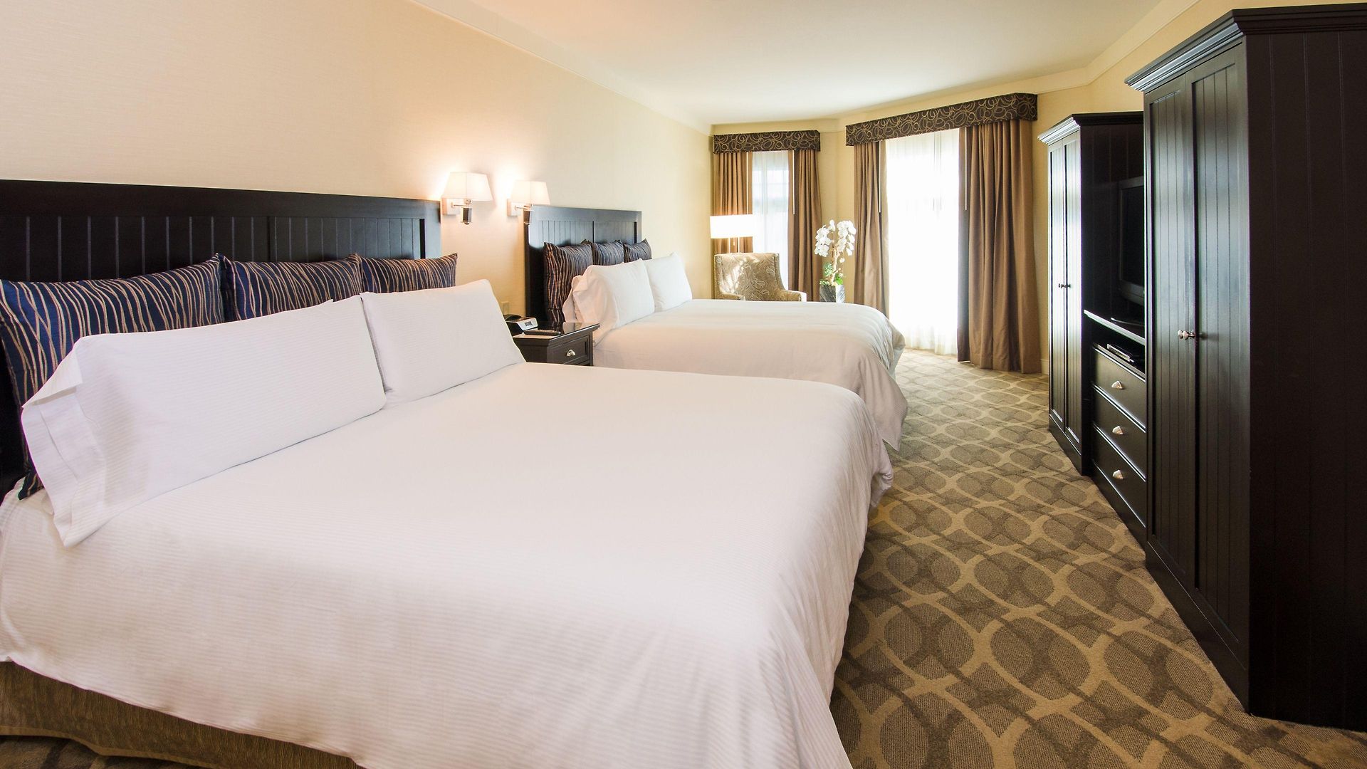 Hotel West &