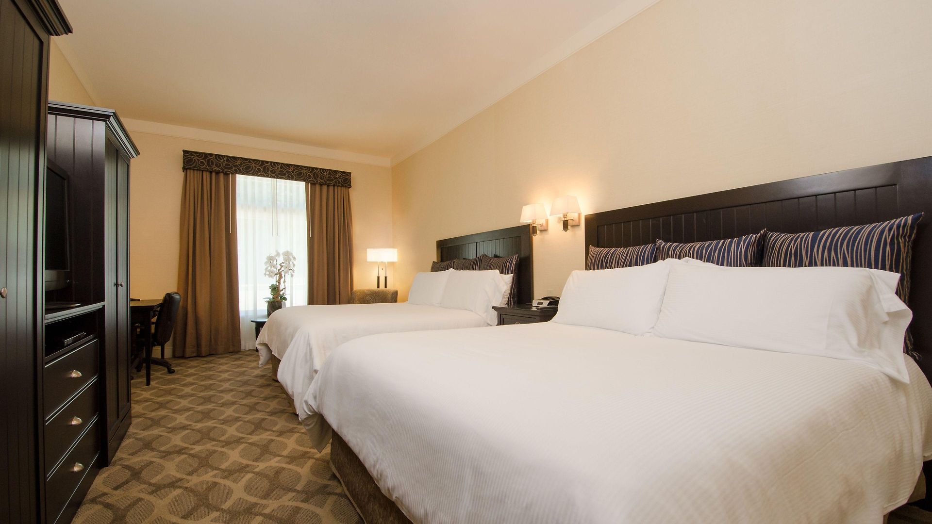 Hotel West &