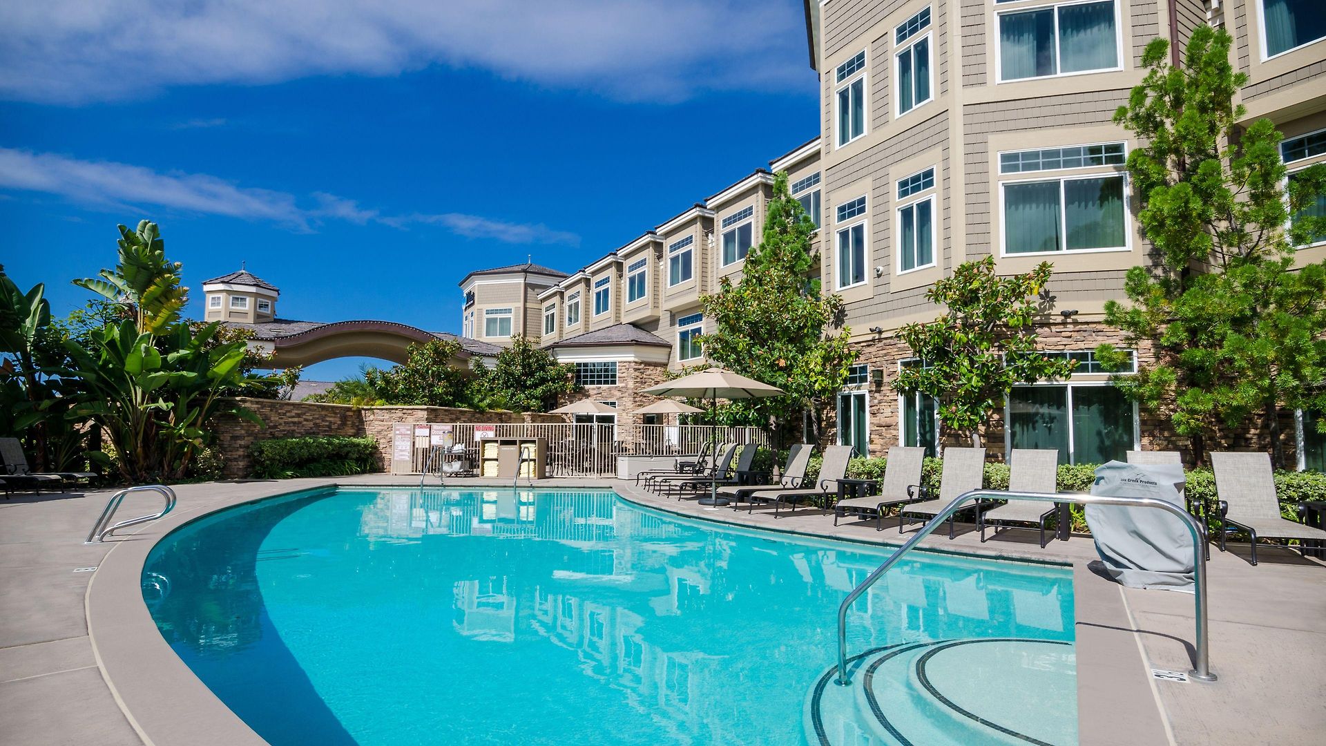 Hotel West & 3*
