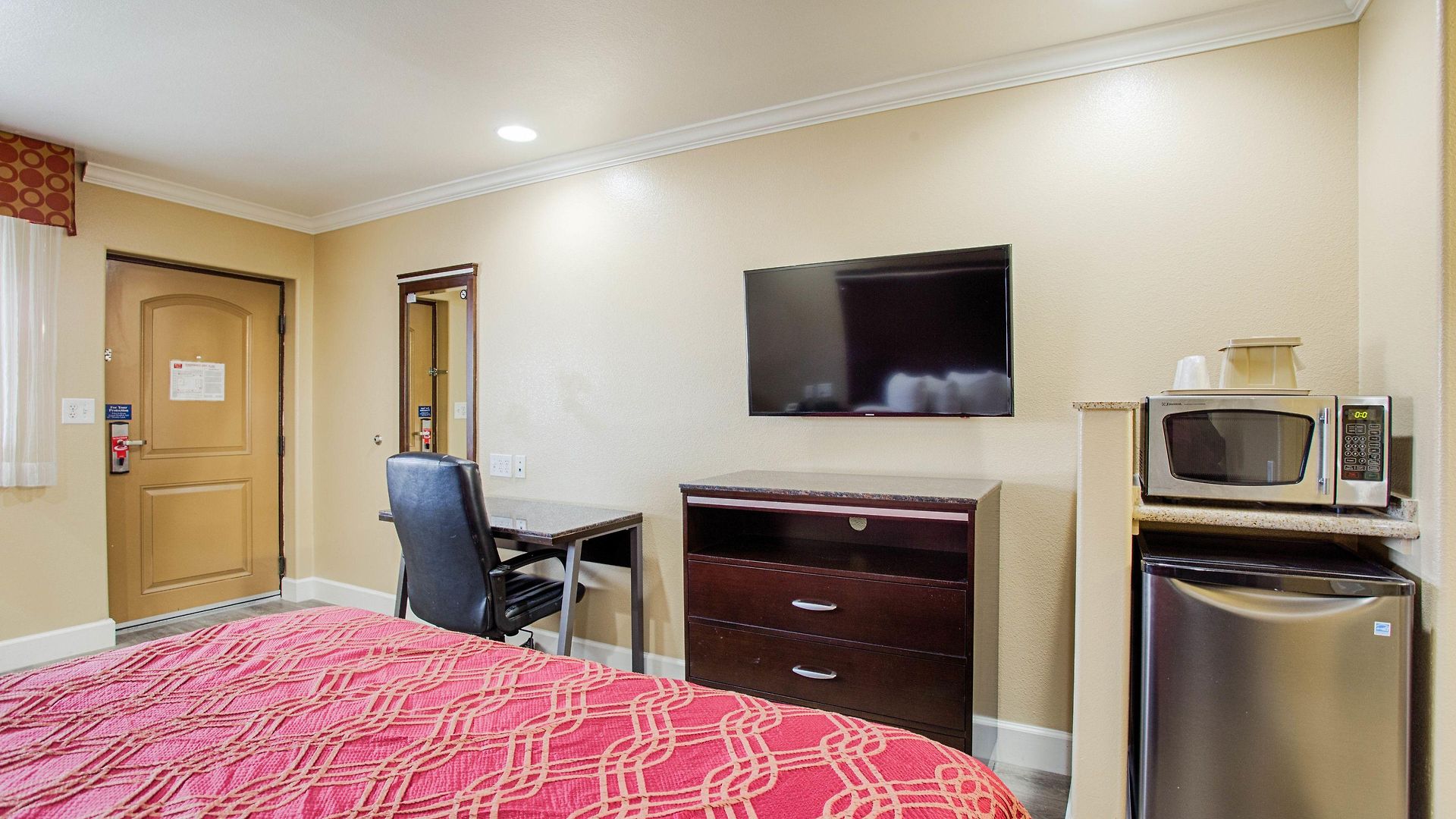 Hotel 6 Carlsbad, Ca- North Carlsbad