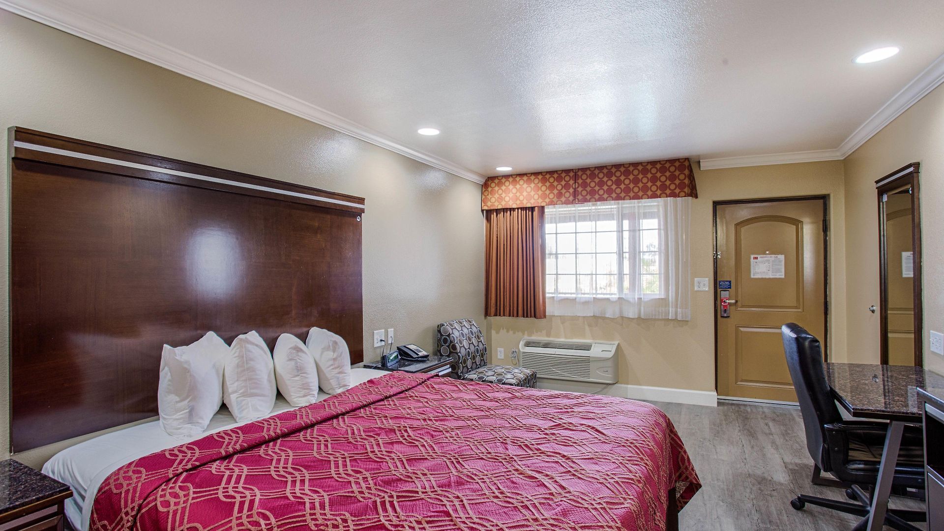 Hotel 6 Carlsbad, Ca- North 3*