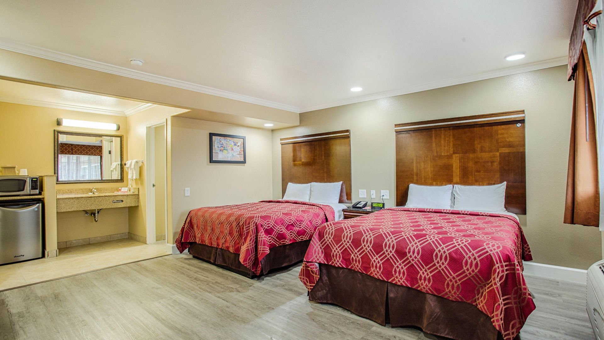 Hotel 6 Carlsbad, Ca- North 3*