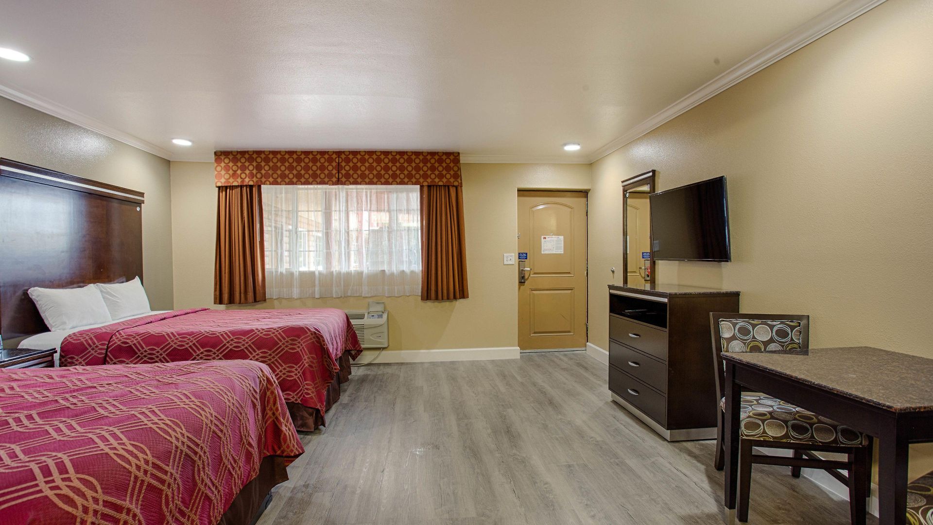 Hotel 6 Carlsbad, Ca- North 3*