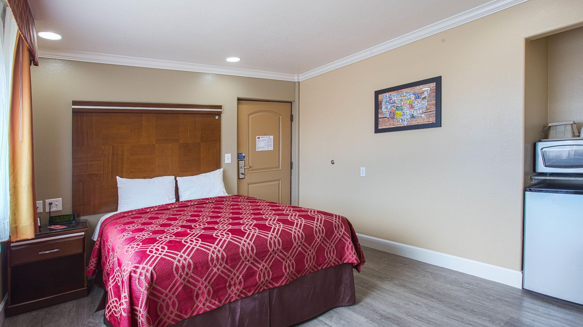 Hotel 6 Carlsbad, Ca- North Carlsbad
