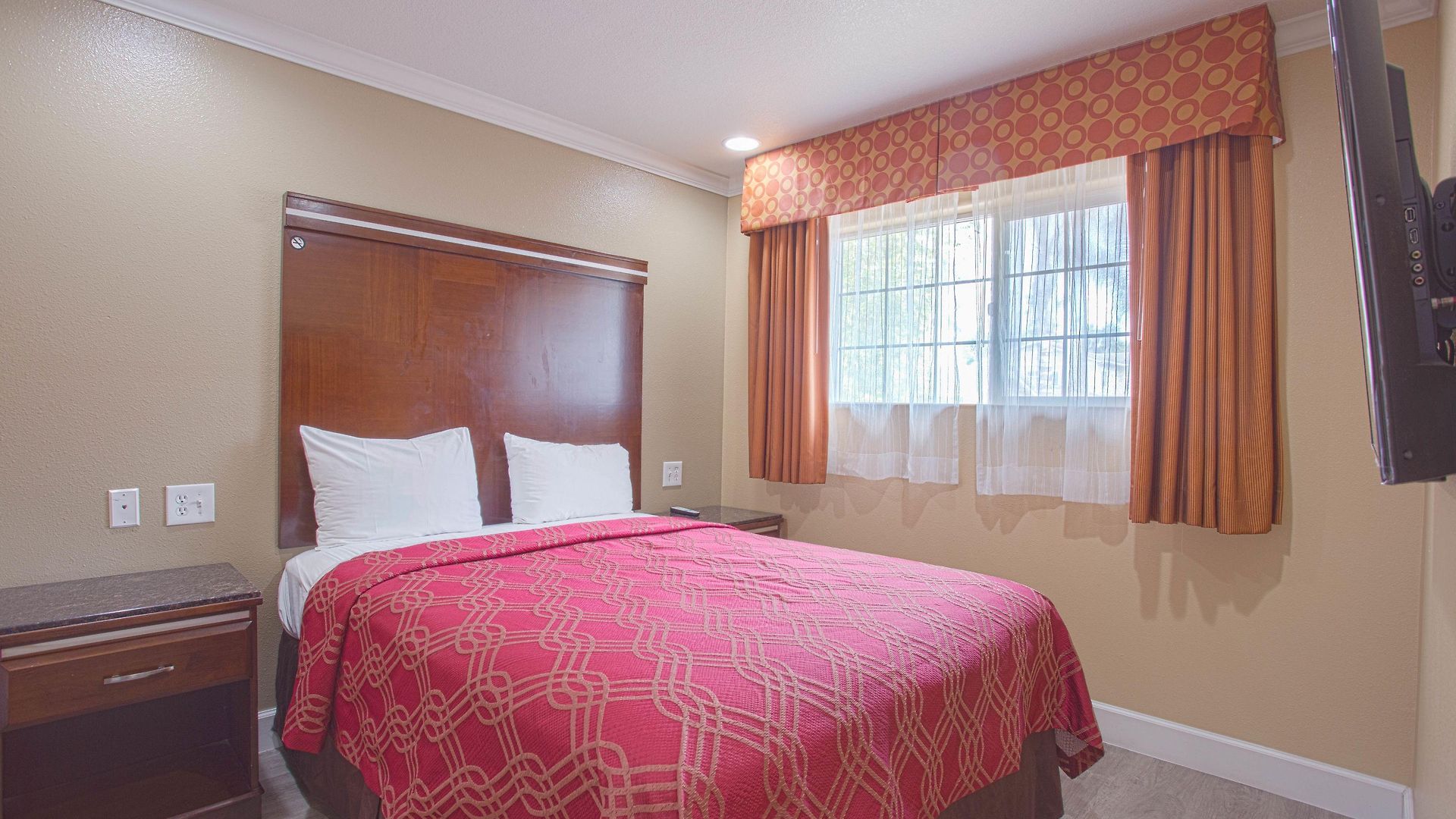 6 Carlsbad, Ca- North Hotel
