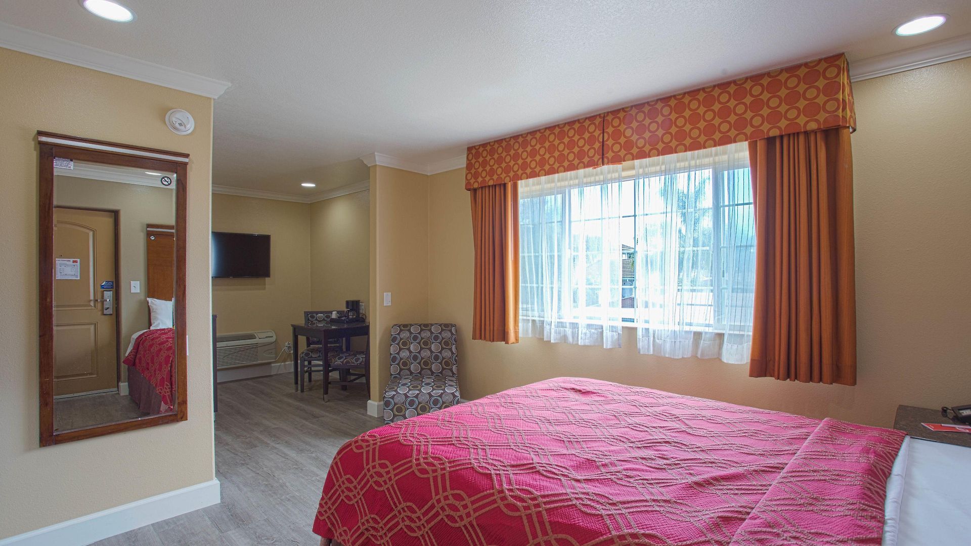 6 Carlsbad, Ca- North Hotel