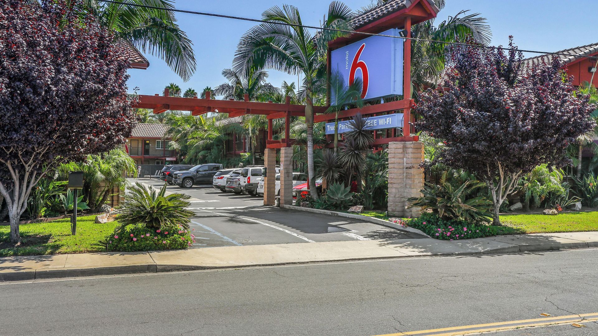 6 Carlsbad, Ca- North 3* Carlsbad