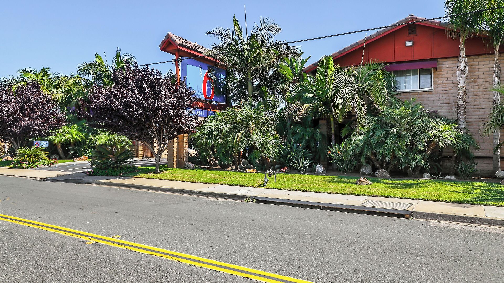 6 Carlsbad, Ca- North Hotel