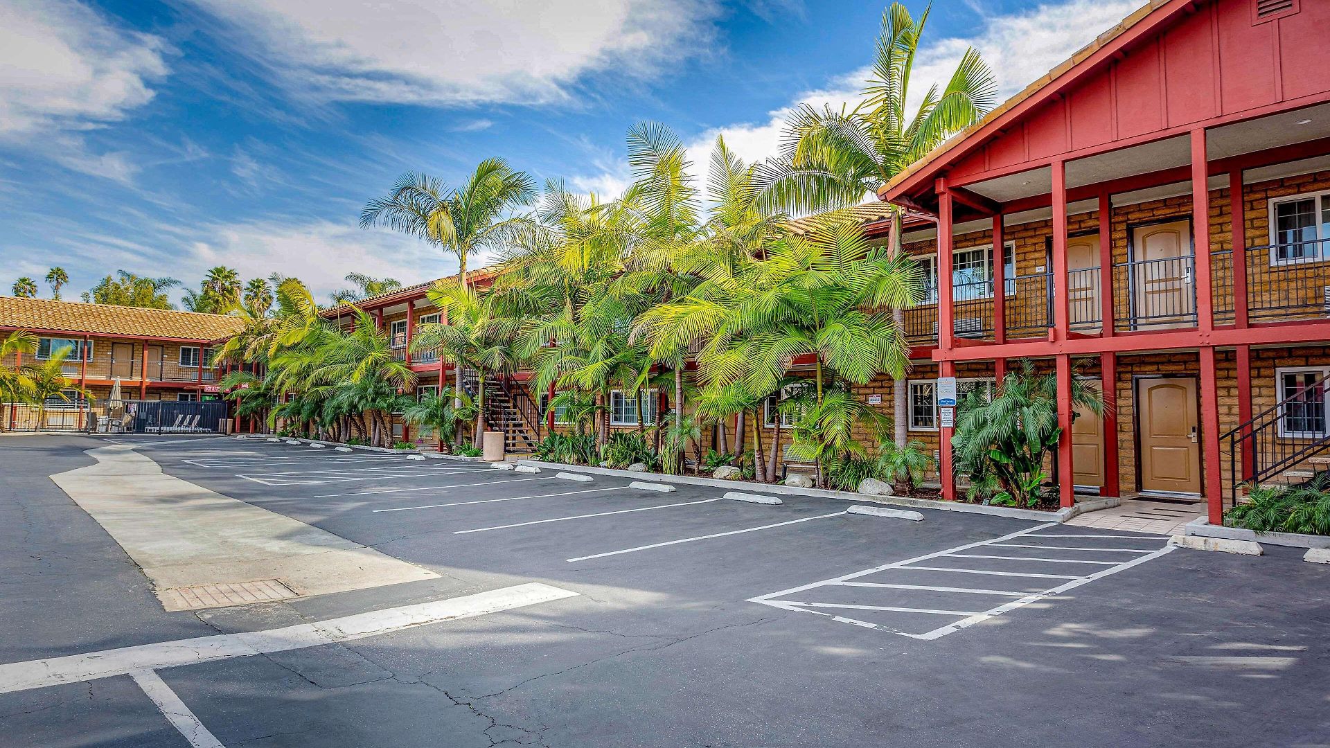 6 Carlsbad, Ca- North Hotel