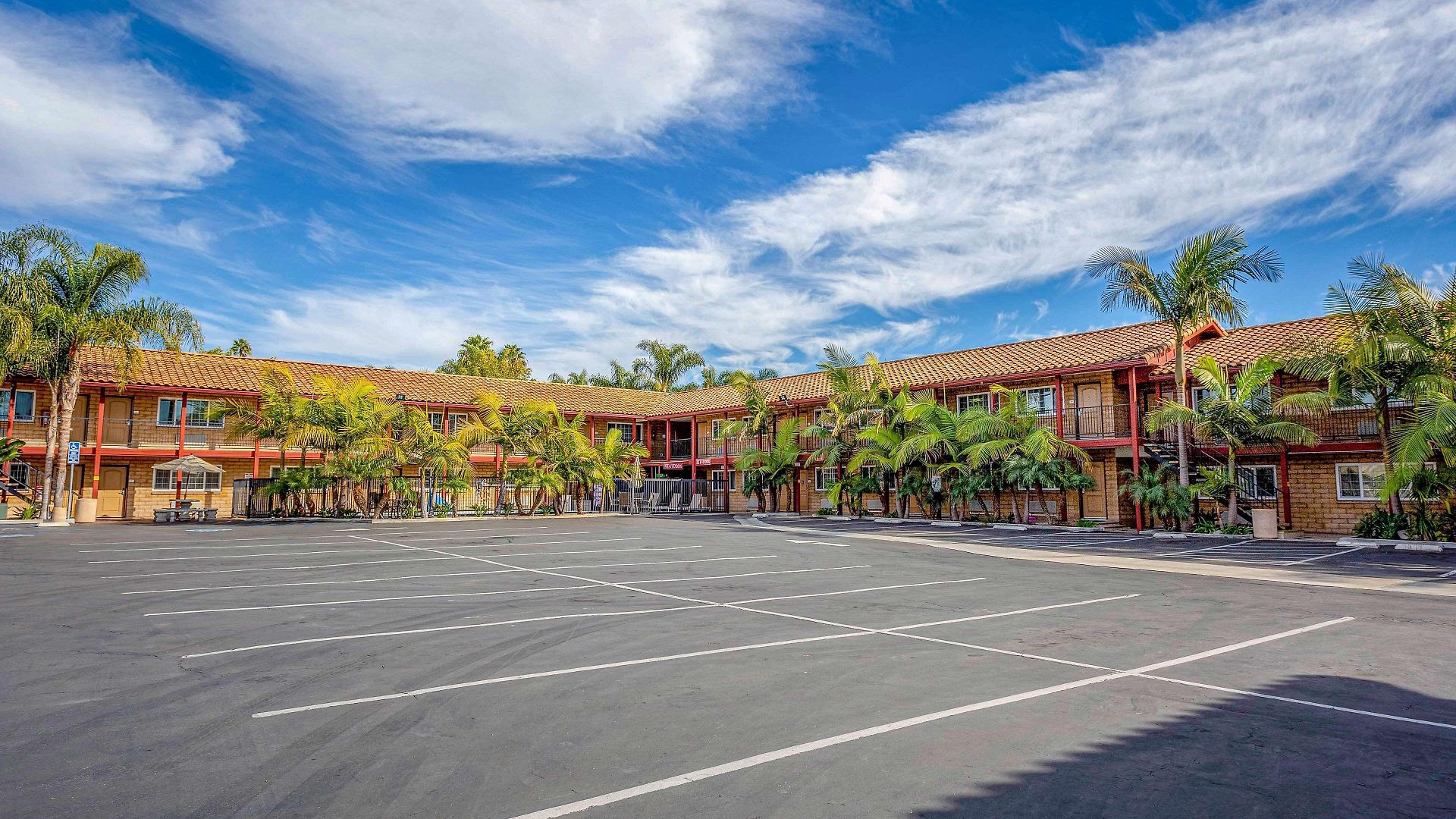 6 Carlsbad, Ca- North Hotel 3*