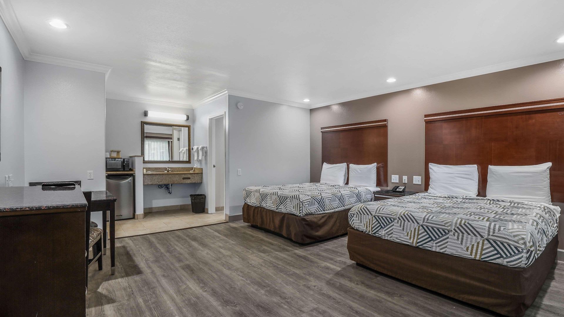 6 Carlsbad, Ca- North Hotel 3*
