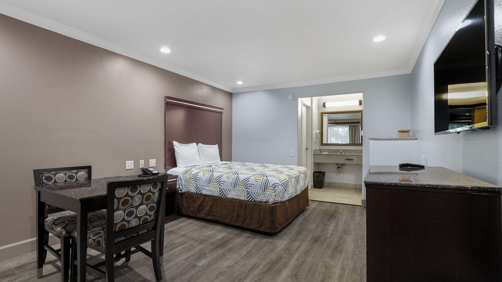 6 Carlsbad, Ca- North 3*
