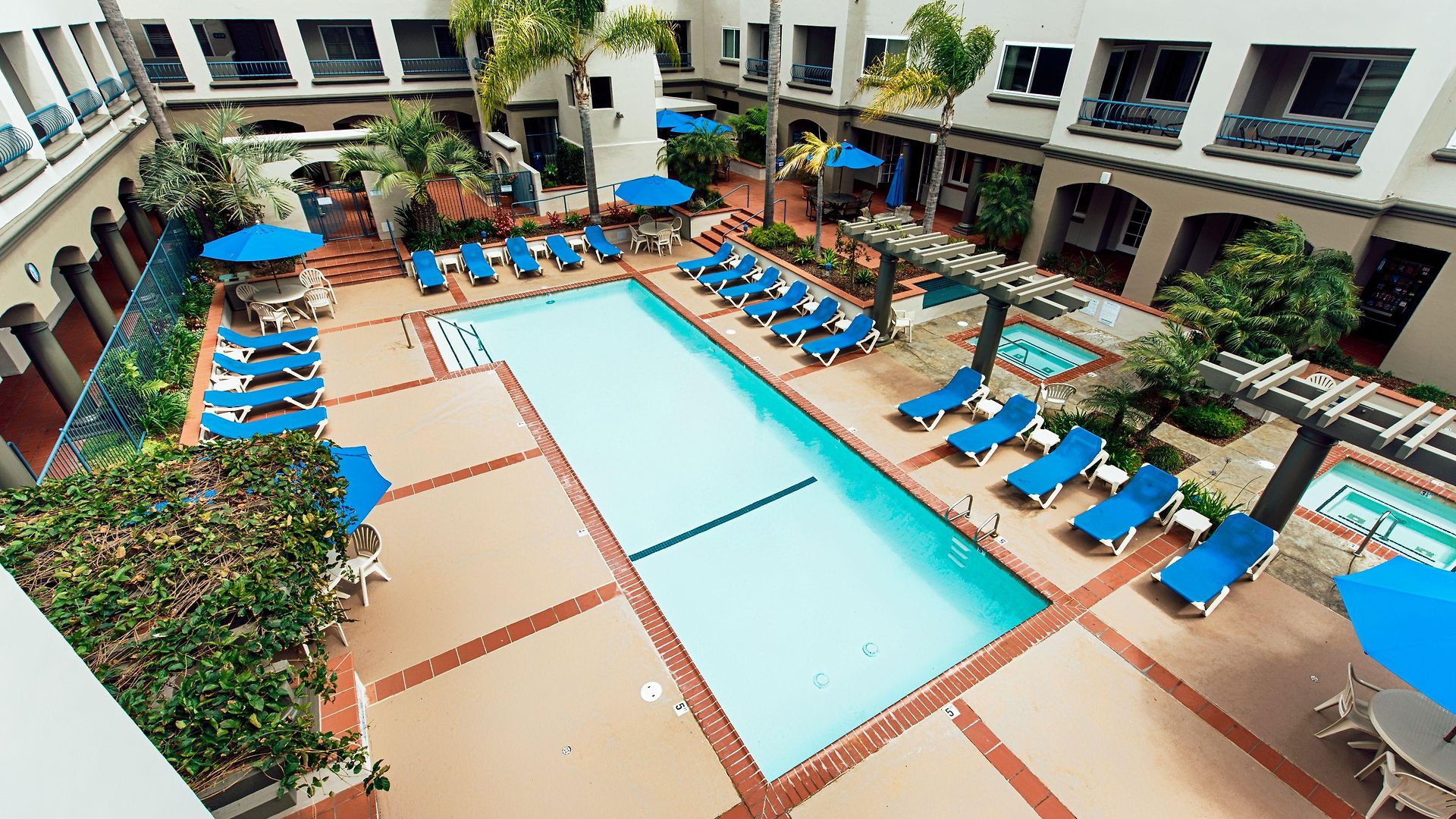 Hotel Tamarack