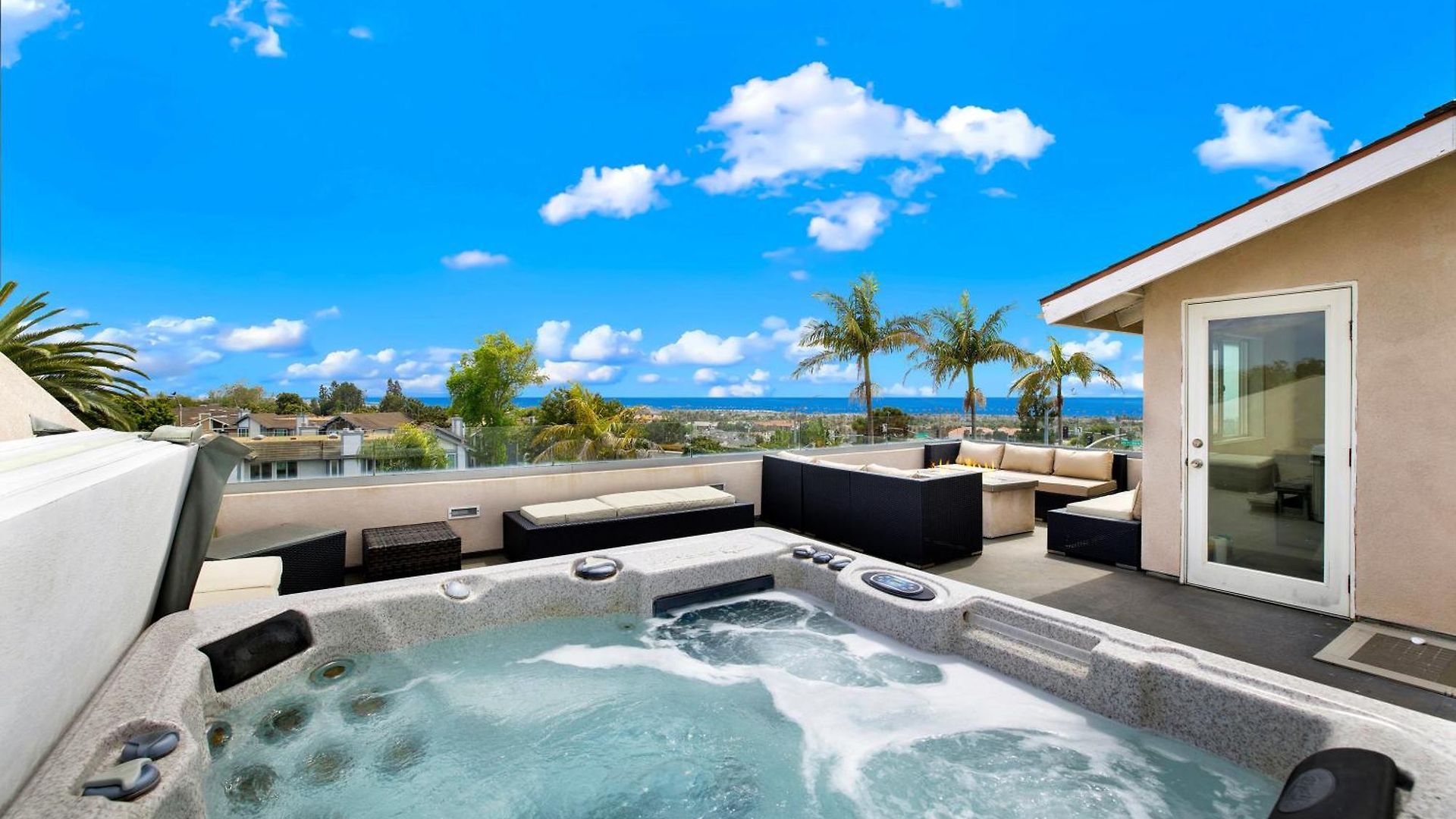 Oceanview Oasis With Roofdeck Hot Tub