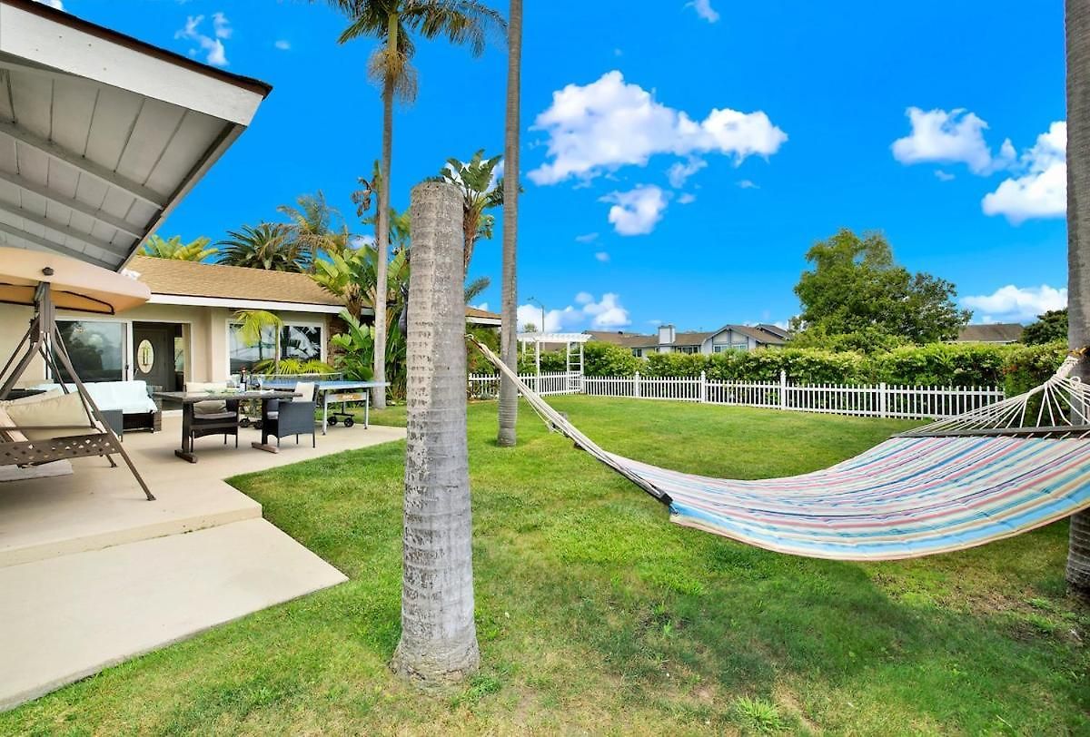 Oceanview Oasis With Roofdeck Hot Tub Holiday home *