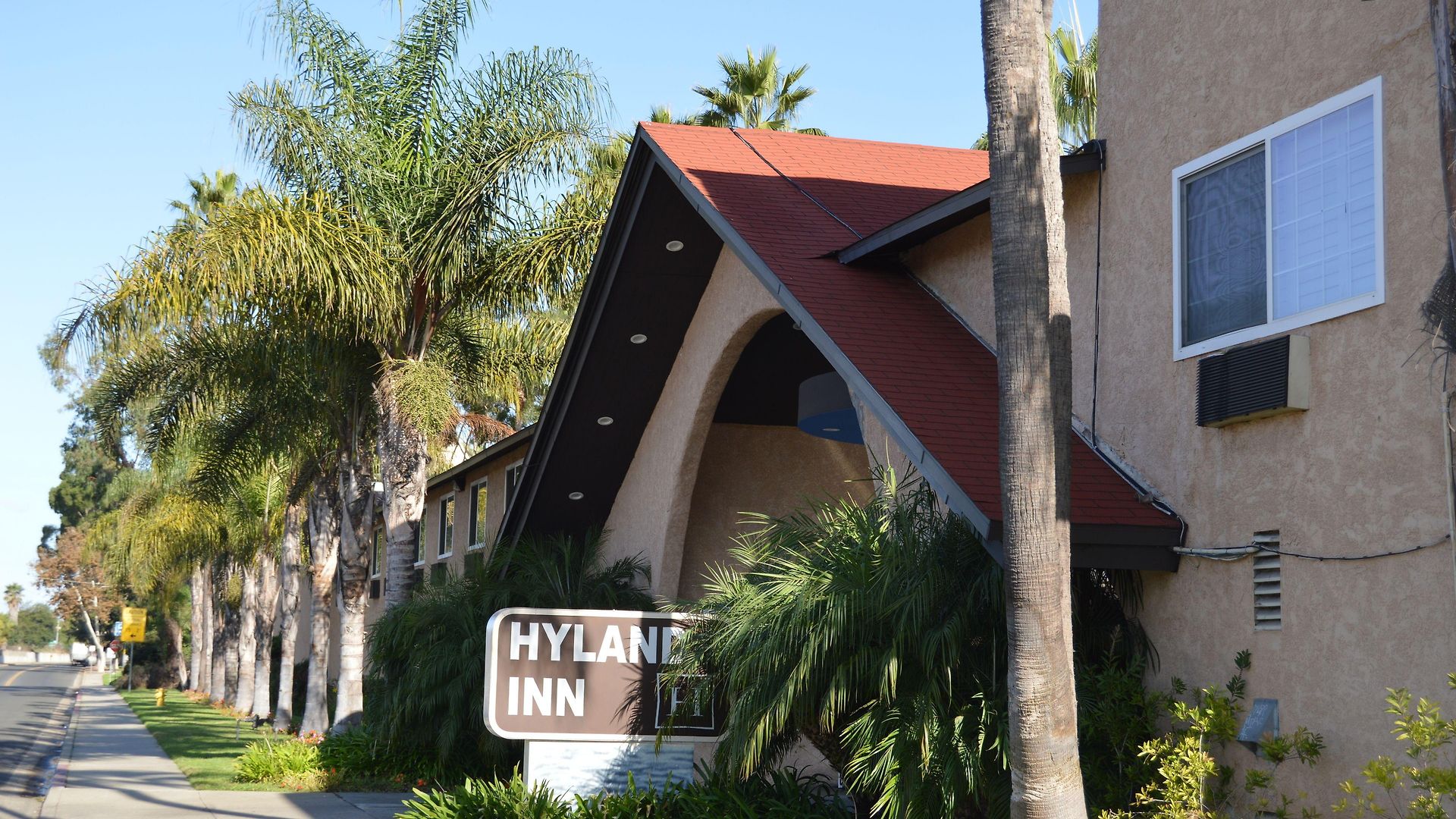 Hyland Near Legoland 2*