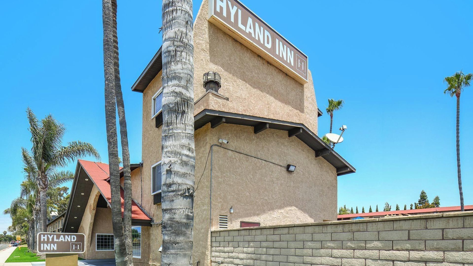 Hyland Near Legoland Motel