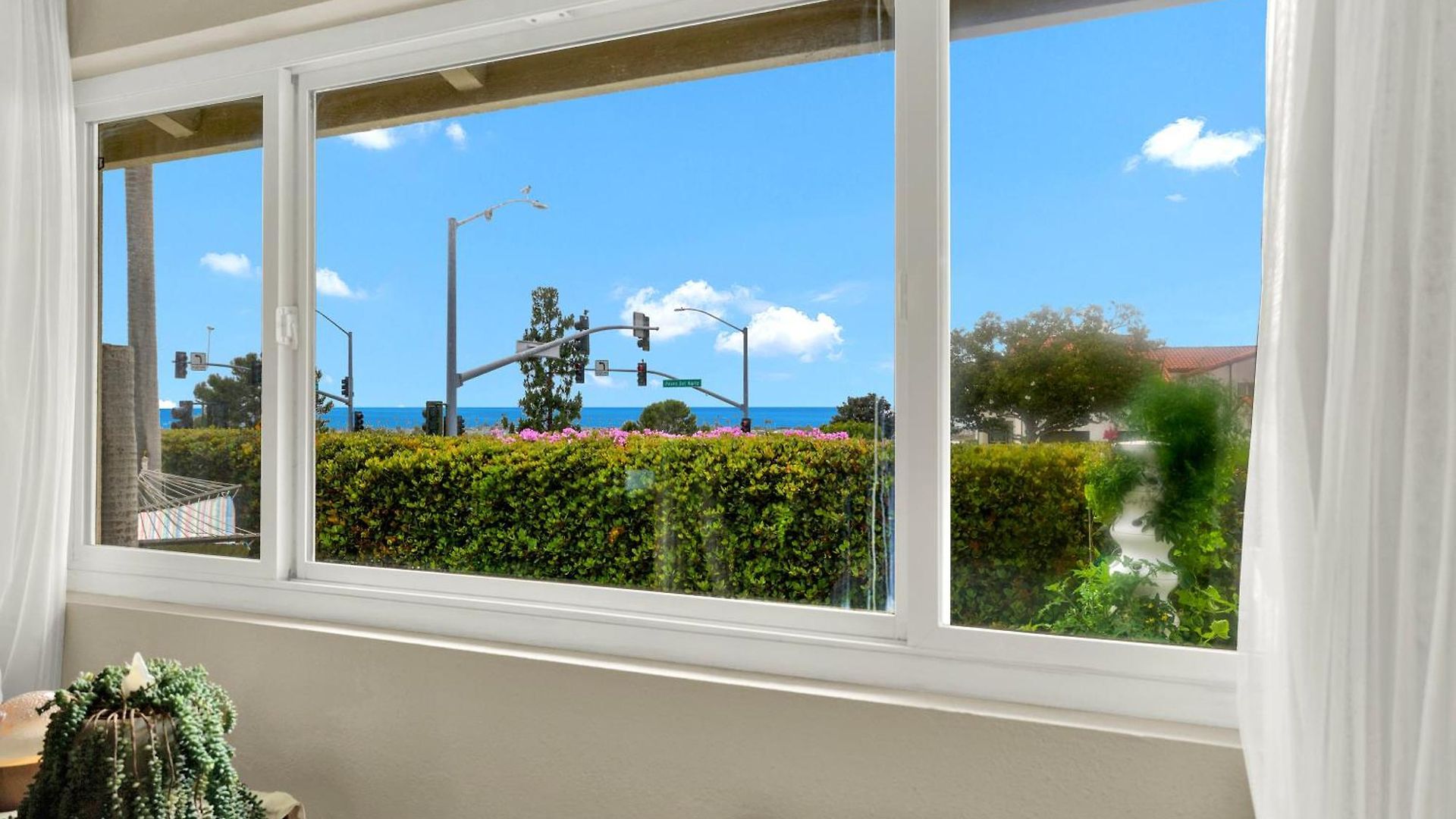 Oceanview Oasis With Roofdeck Hot Tub Holiday home