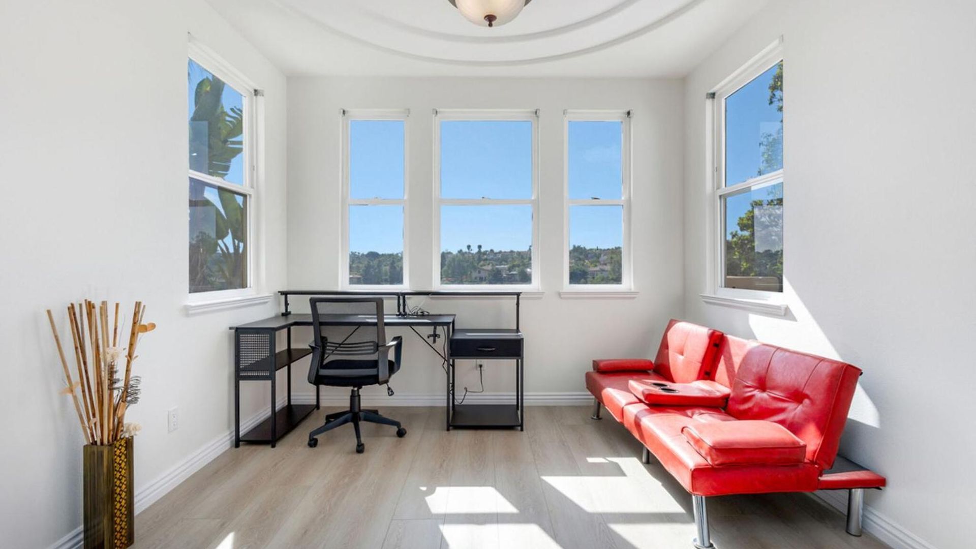 Spacious Luxury In Gated Community With Pool & Scenic Views