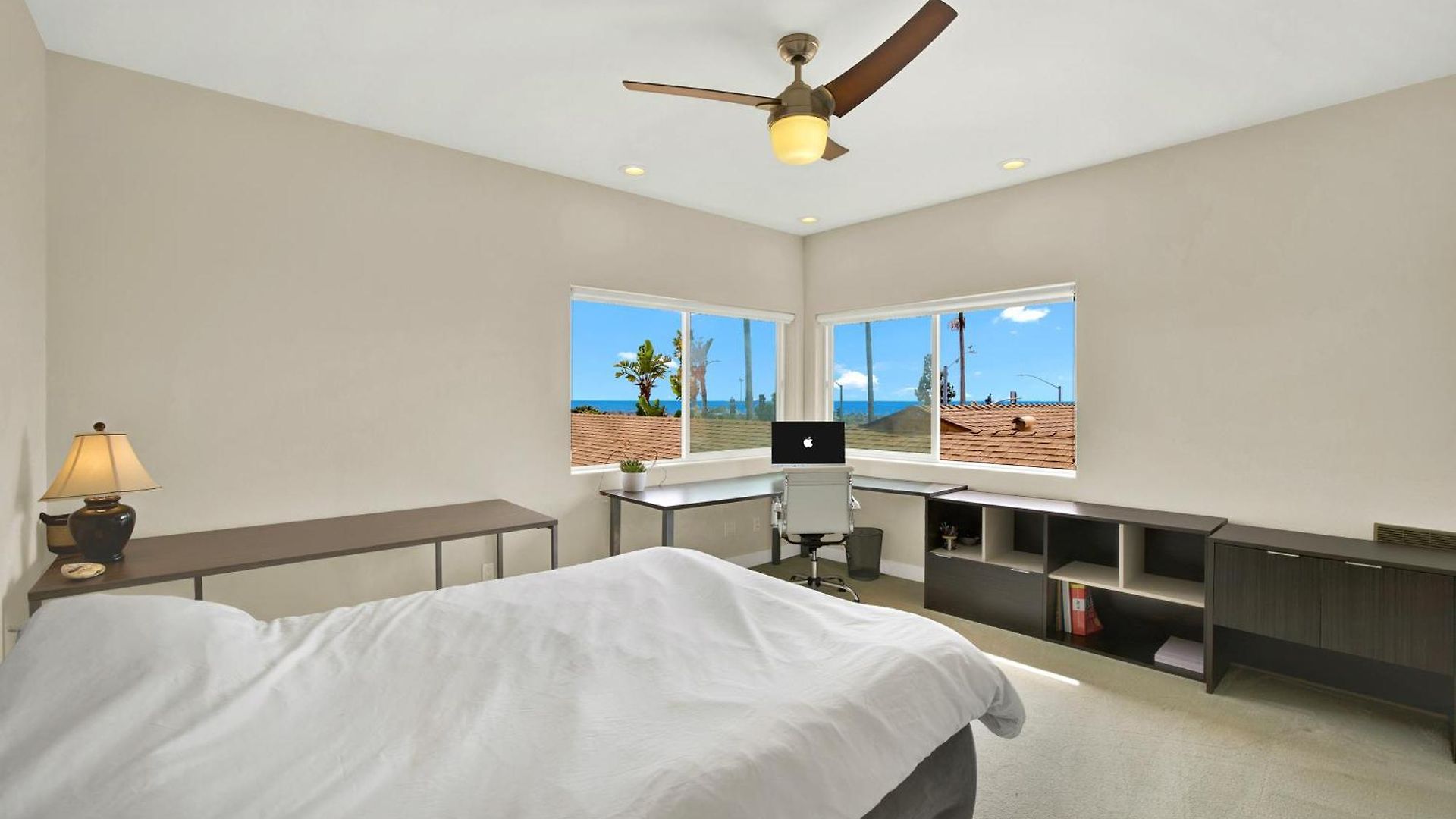 Oceanview Oasis With Roofdeck Hot Tub Holiday home *