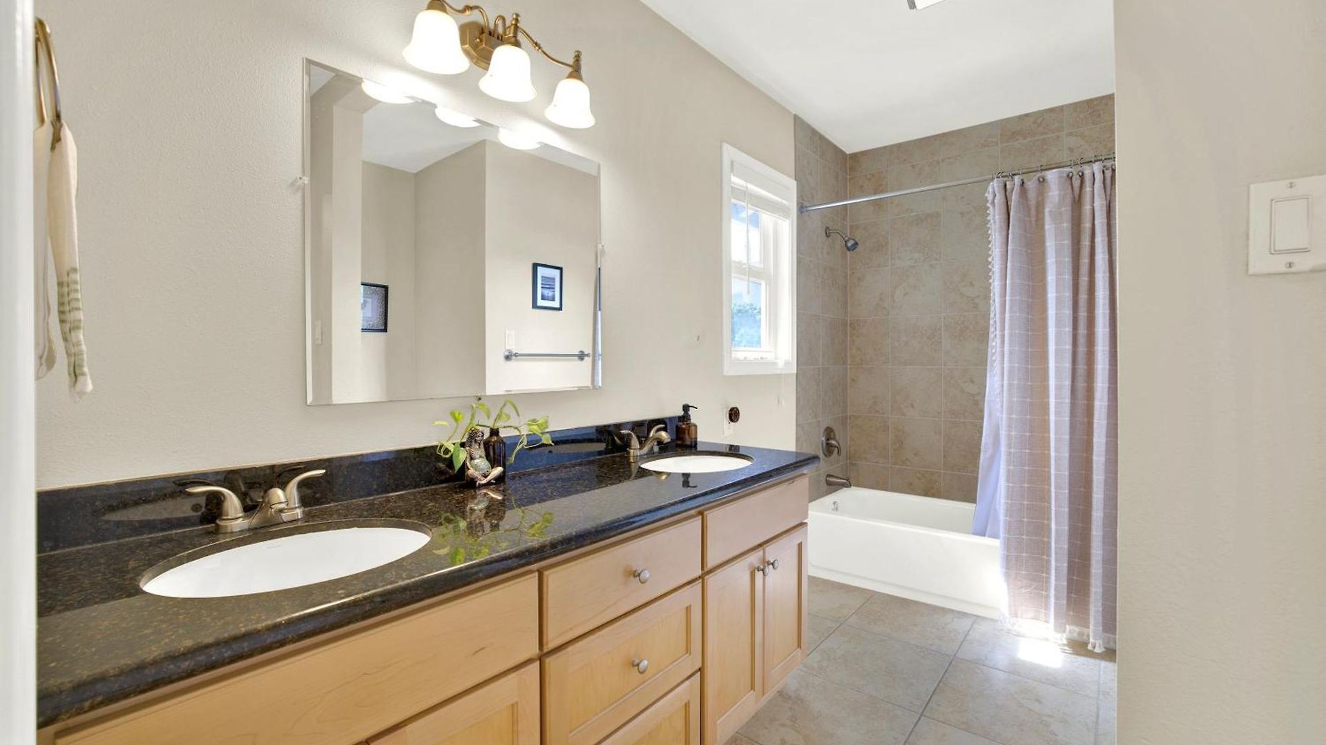 Oceanview Oasis With Roofdeck Hot Tub Holiday home