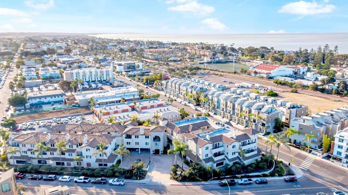 Apartment - Walk - Village - Pool - - Gym - Carlsbad