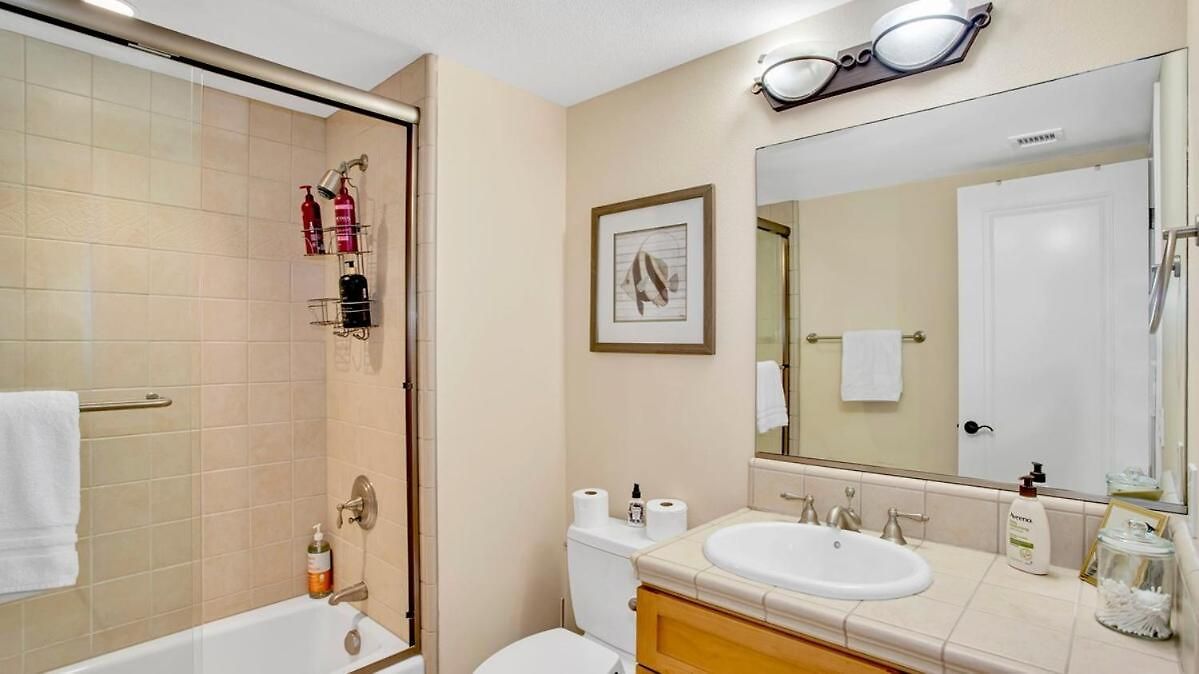 - Walk - Village - Pool - - Gym - Carlsbad