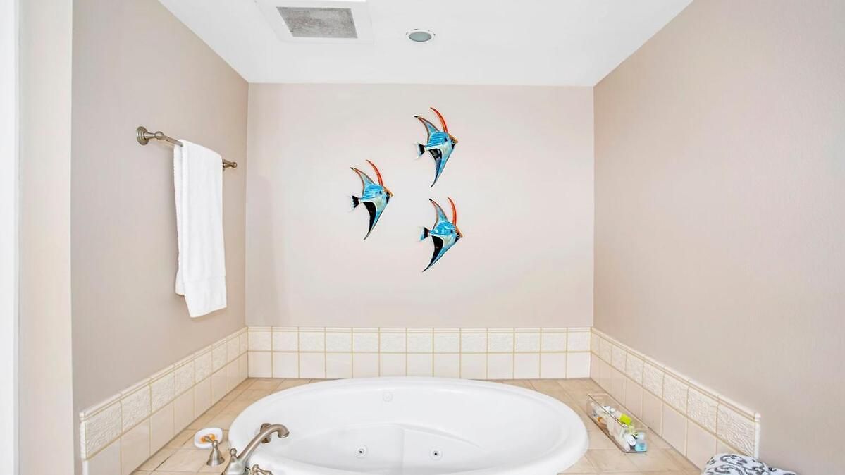 - Walk - Village - Pool - - Gym - Apartment *