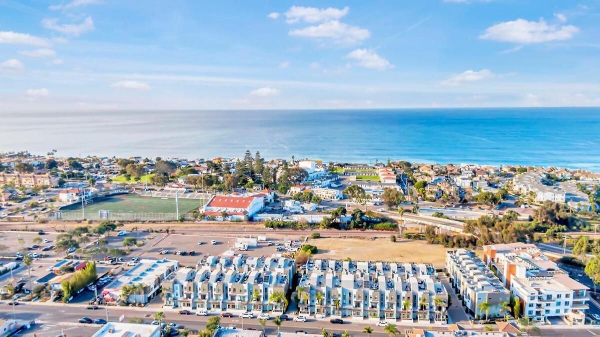 Apartment - Walk - Village - Pool - - Gym - Carlsbad
