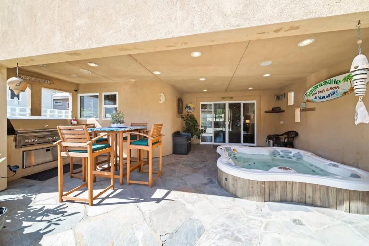 Hot Tub Ocean Views 3 Bedroom Private