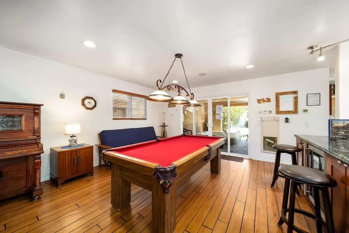 Hot Tub Ocean Views 3 Bedroom Private Holiday home *