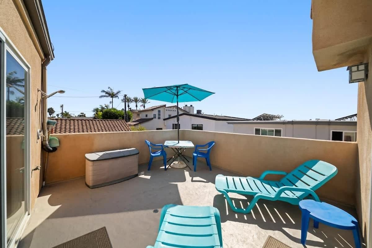 Hot Tub Ocean Views 3 Bedroom Private Holiday home *