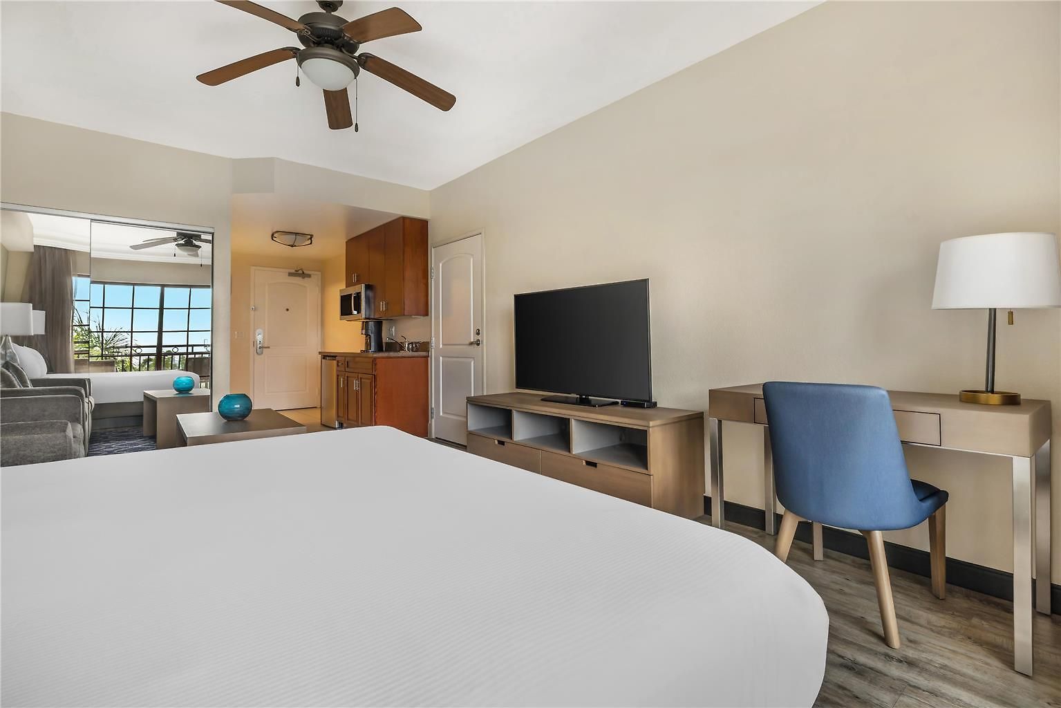 Marbrisa Resort