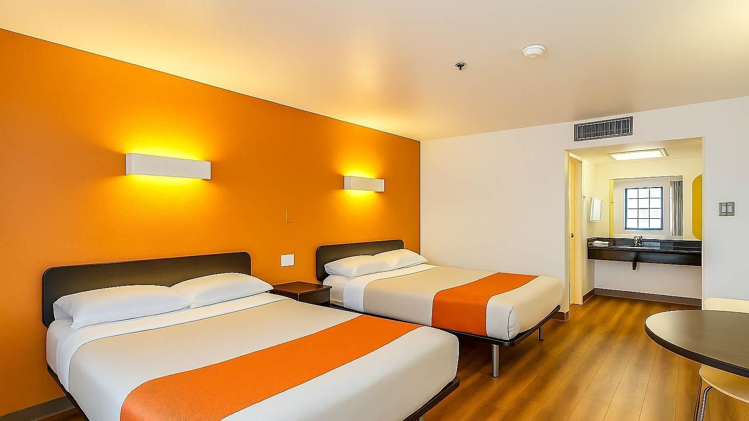 Hotel 6-carlsbad, Ca