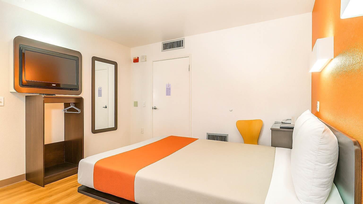 6-carlsbad, Ca 3*