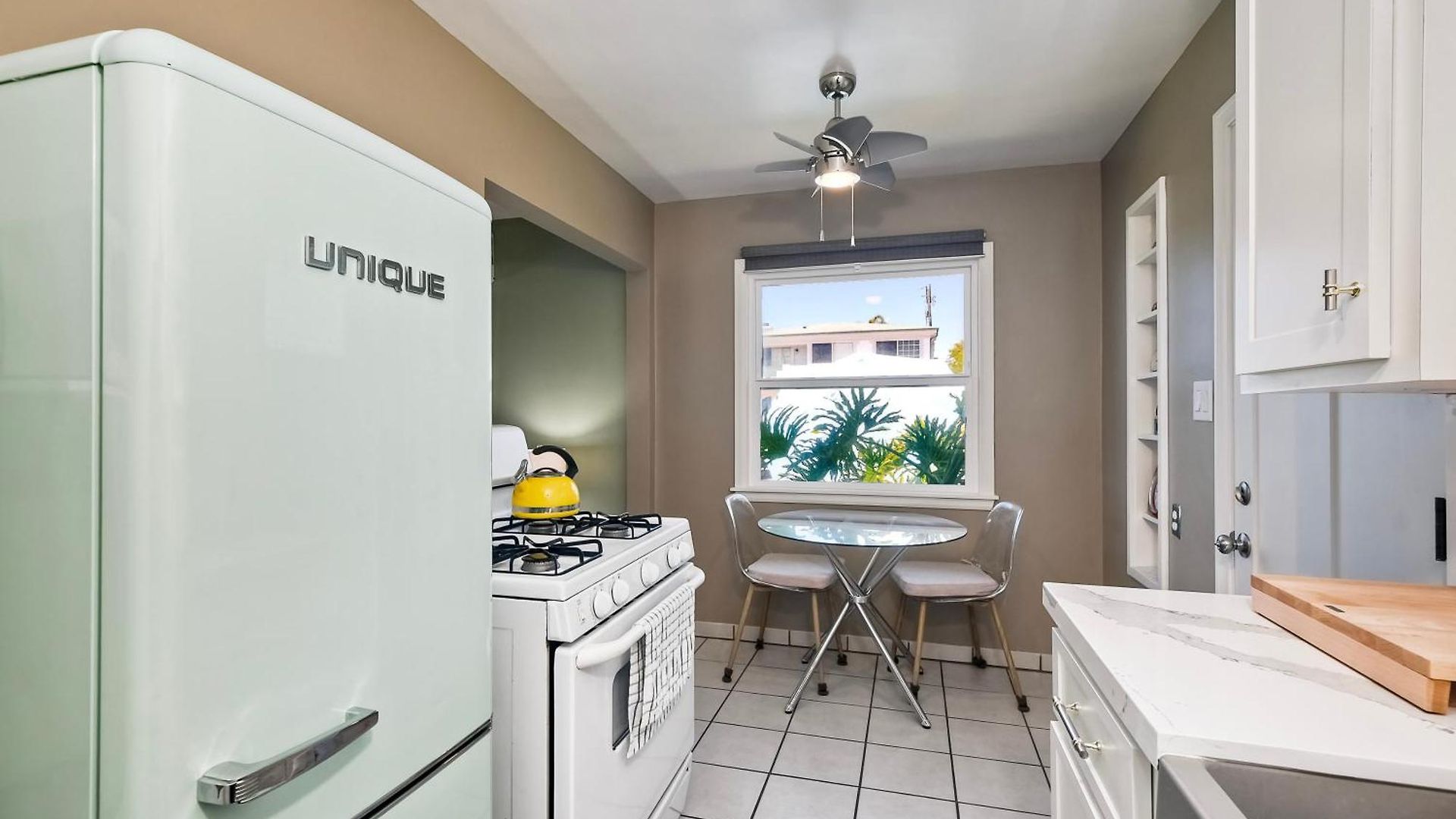 Walk To - Ev Charger - Outdoor Dining - 2br Carlsbad