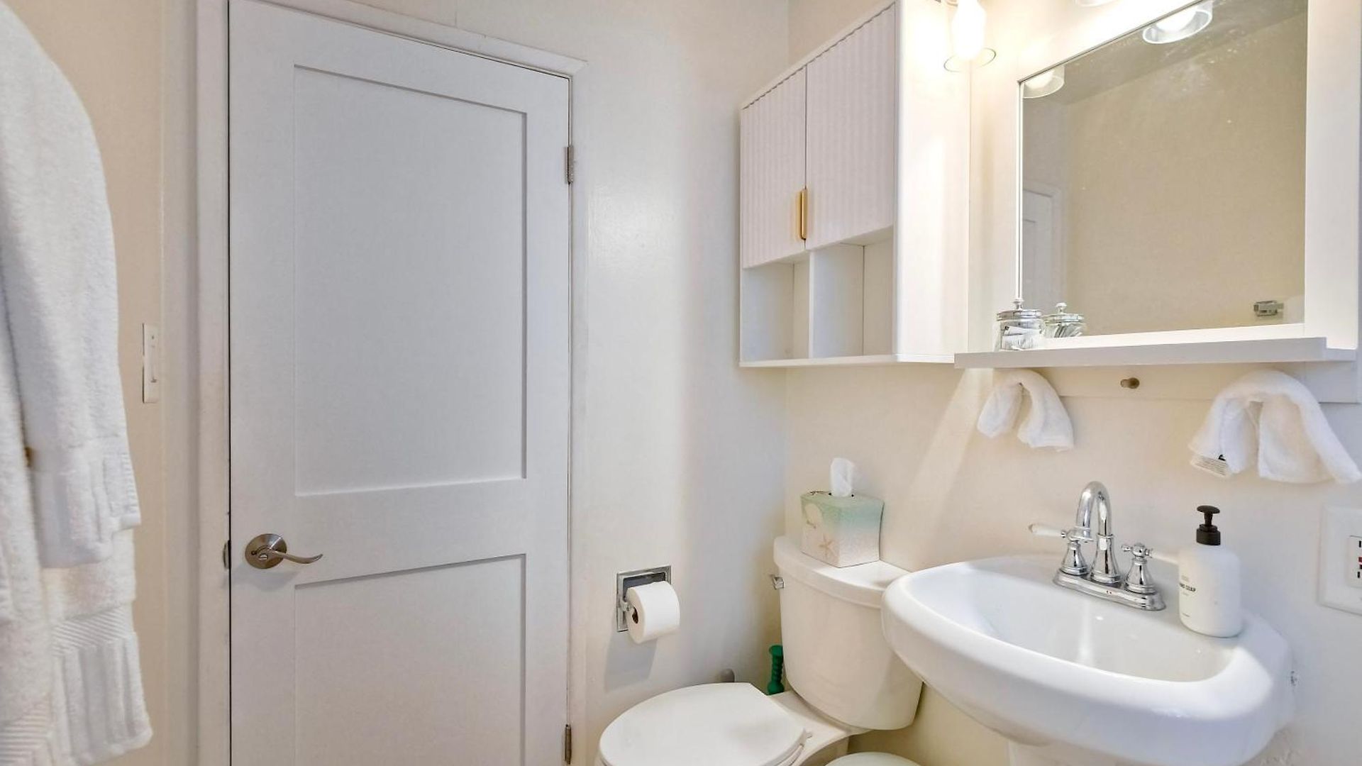 Walk To - Ev Charger - Outdoor Dining - 2br *