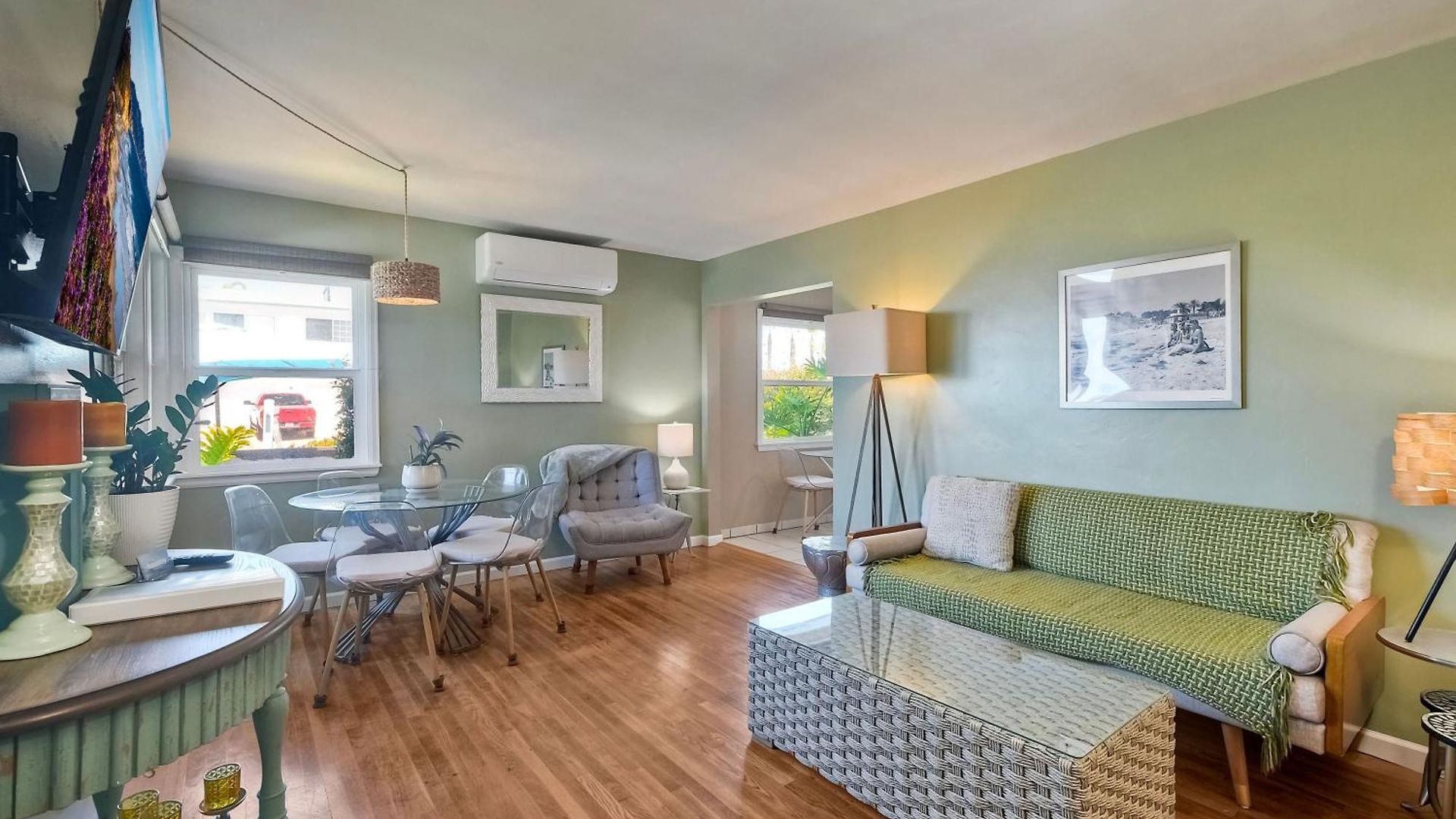 Walk To - Ev Charger - Outdoor Dining - 2br *