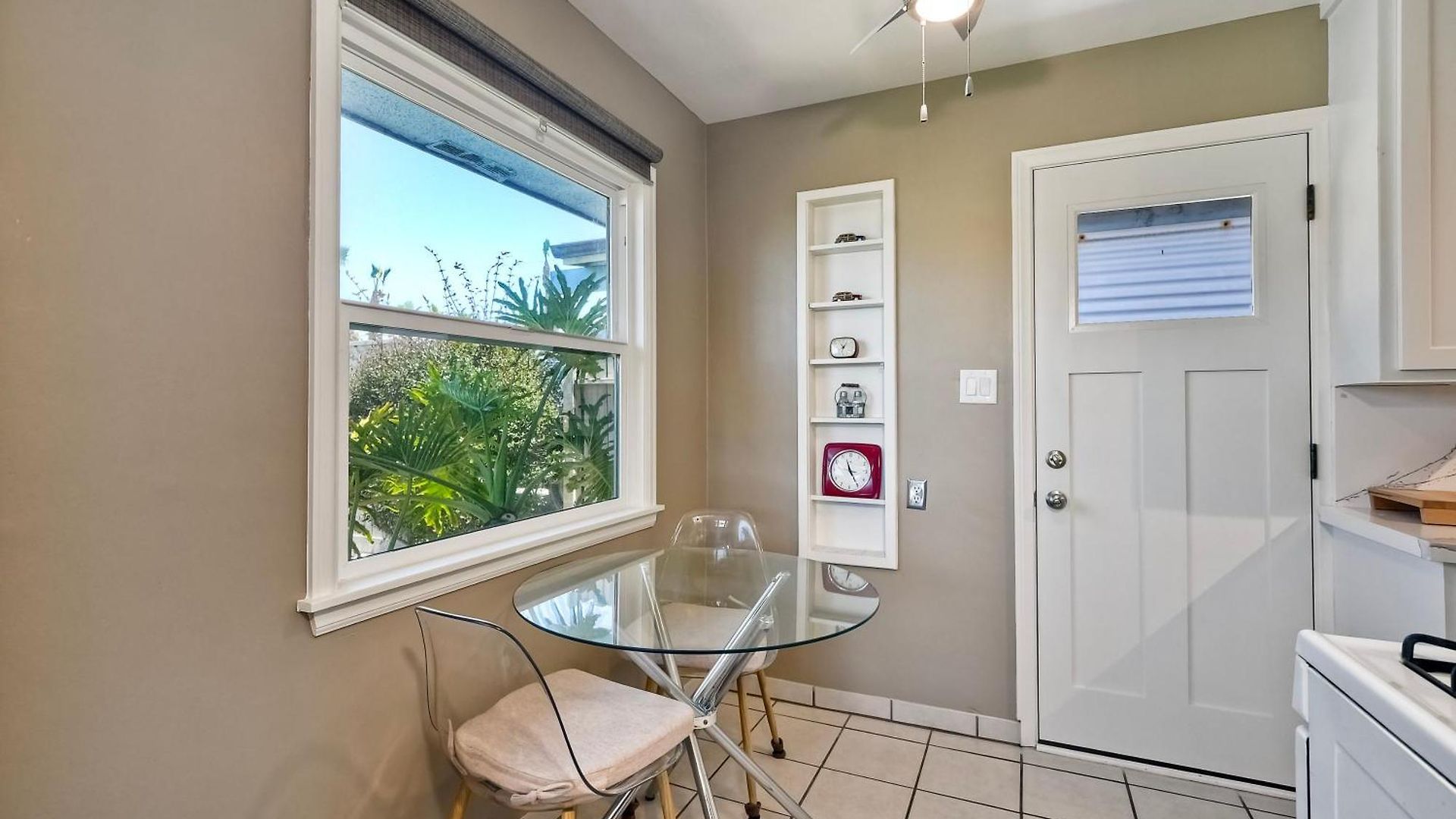 Walk To - Ev Charger - Outdoor Dining - 2br Carlsbad