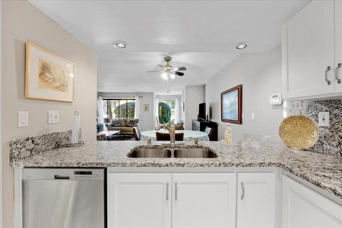 Hideway Pool Apartment *