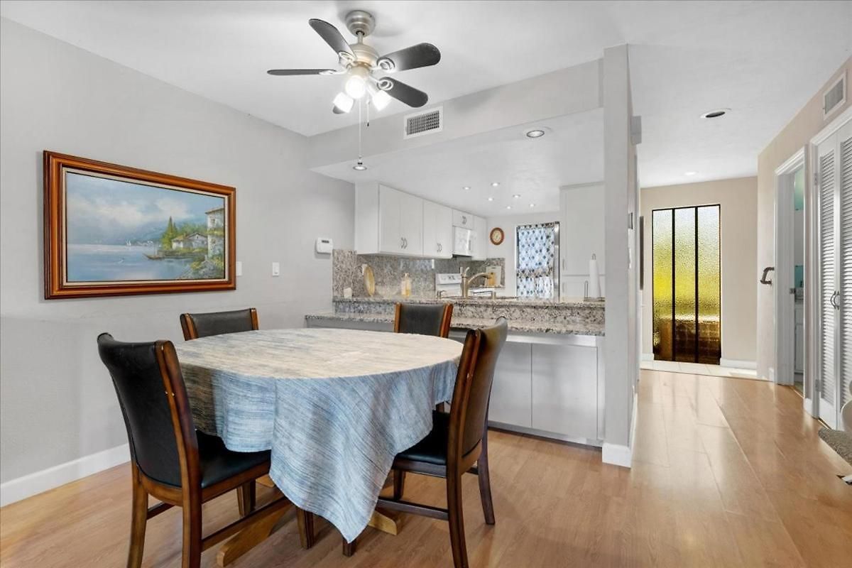 Hideway Pool Apartment Carlsbad