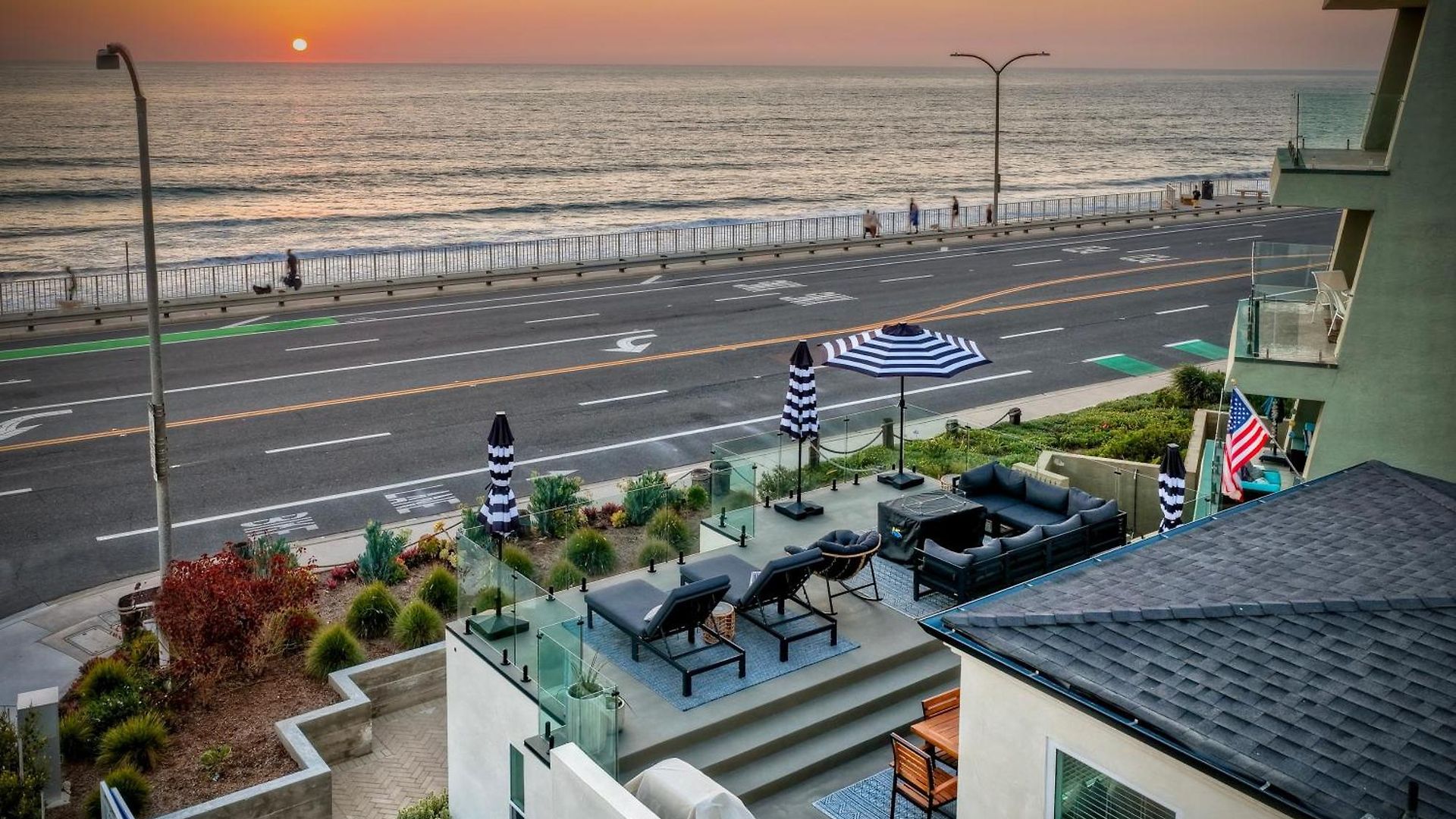 Holiday home Sycamore Haus Estate - Rent 3 Ocean-view Luxury Steps From State