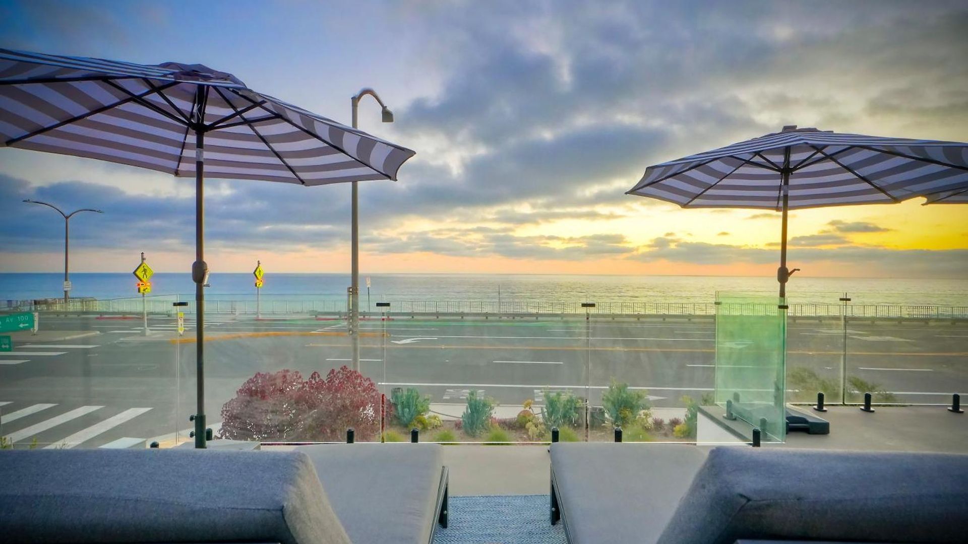 Modern Ocean-view Retreat W/ Firepit & Steps To Holiday home