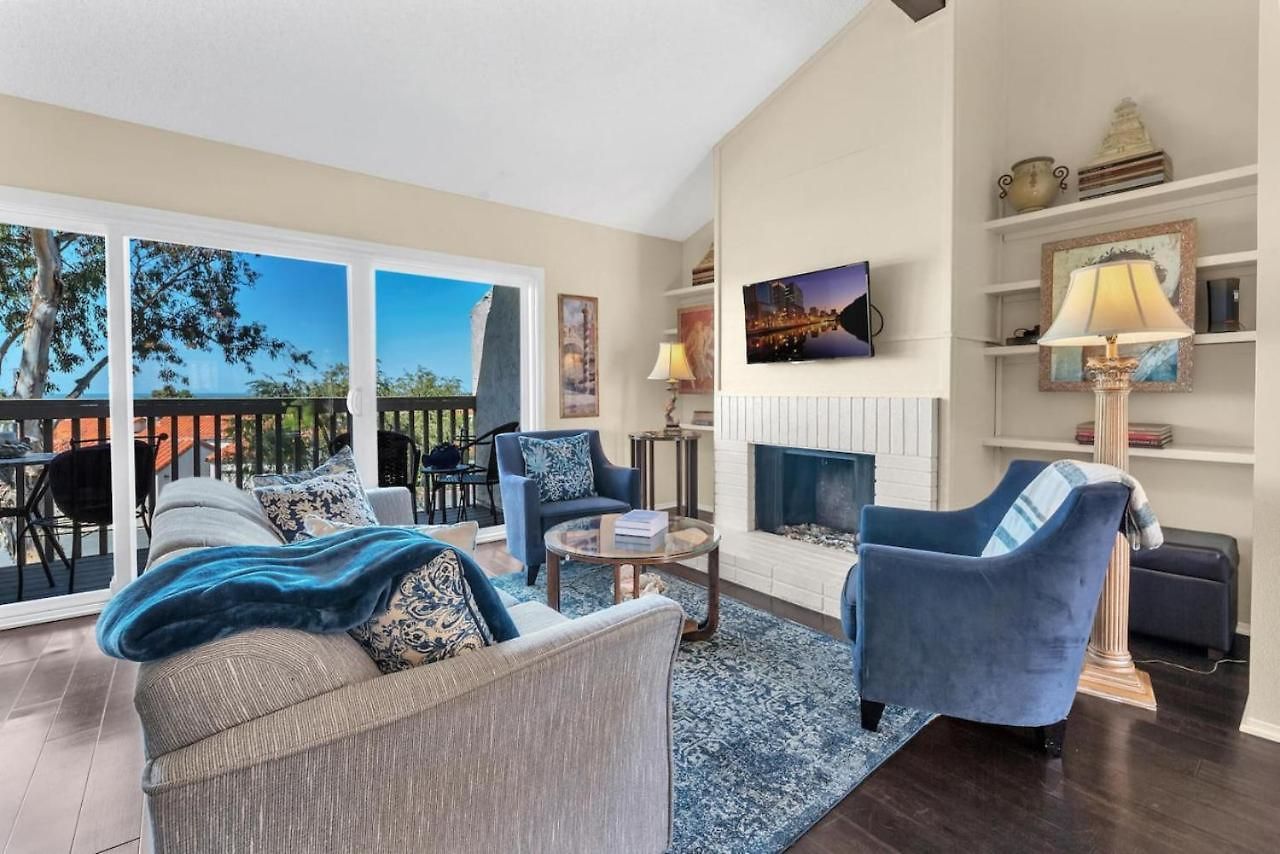 2br With Views Near Shops And Food, Fast Wifi Holiday home Carlsbad
