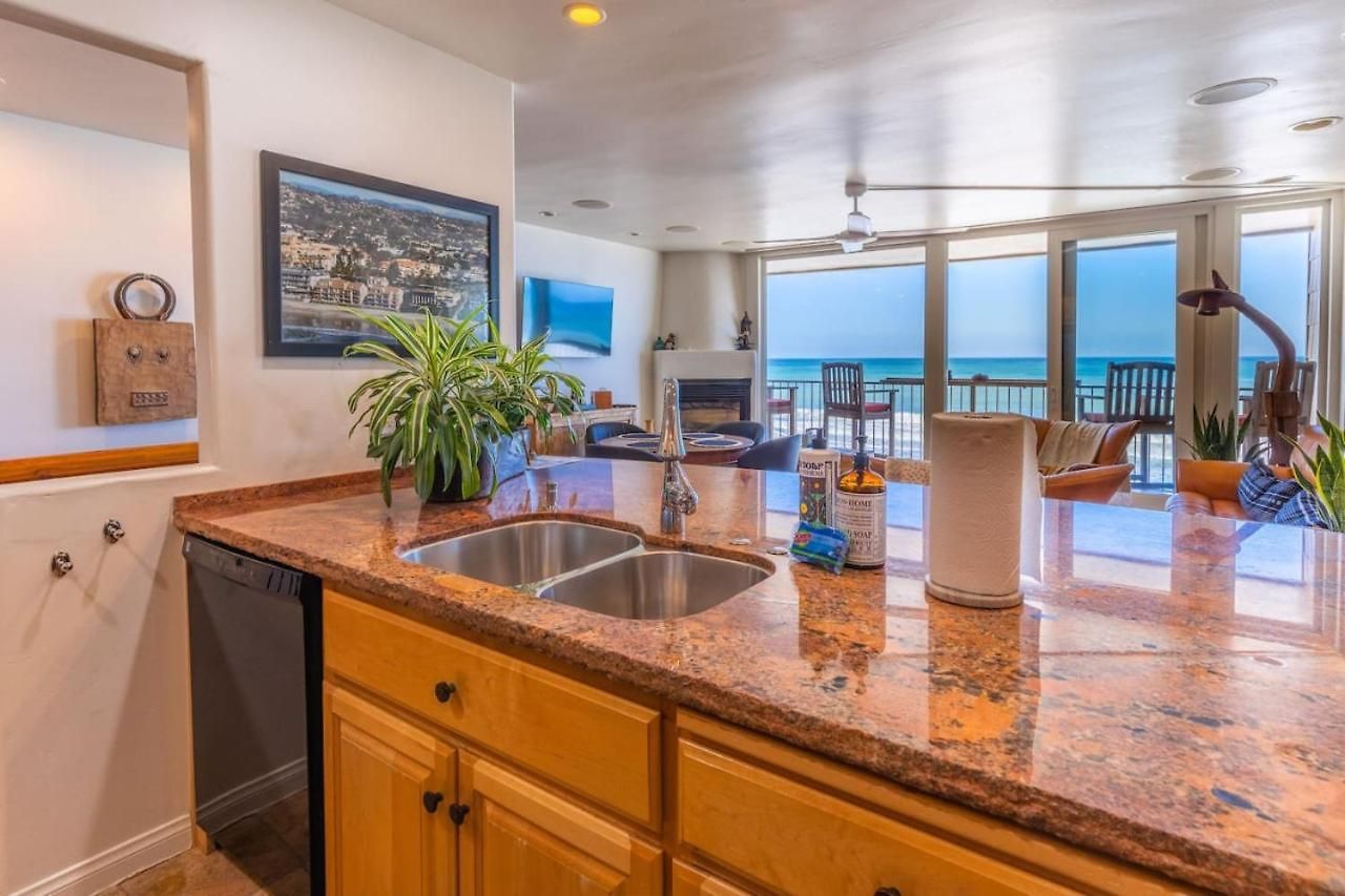 Oceanfront On Sand, Walk To Village Carlsbad