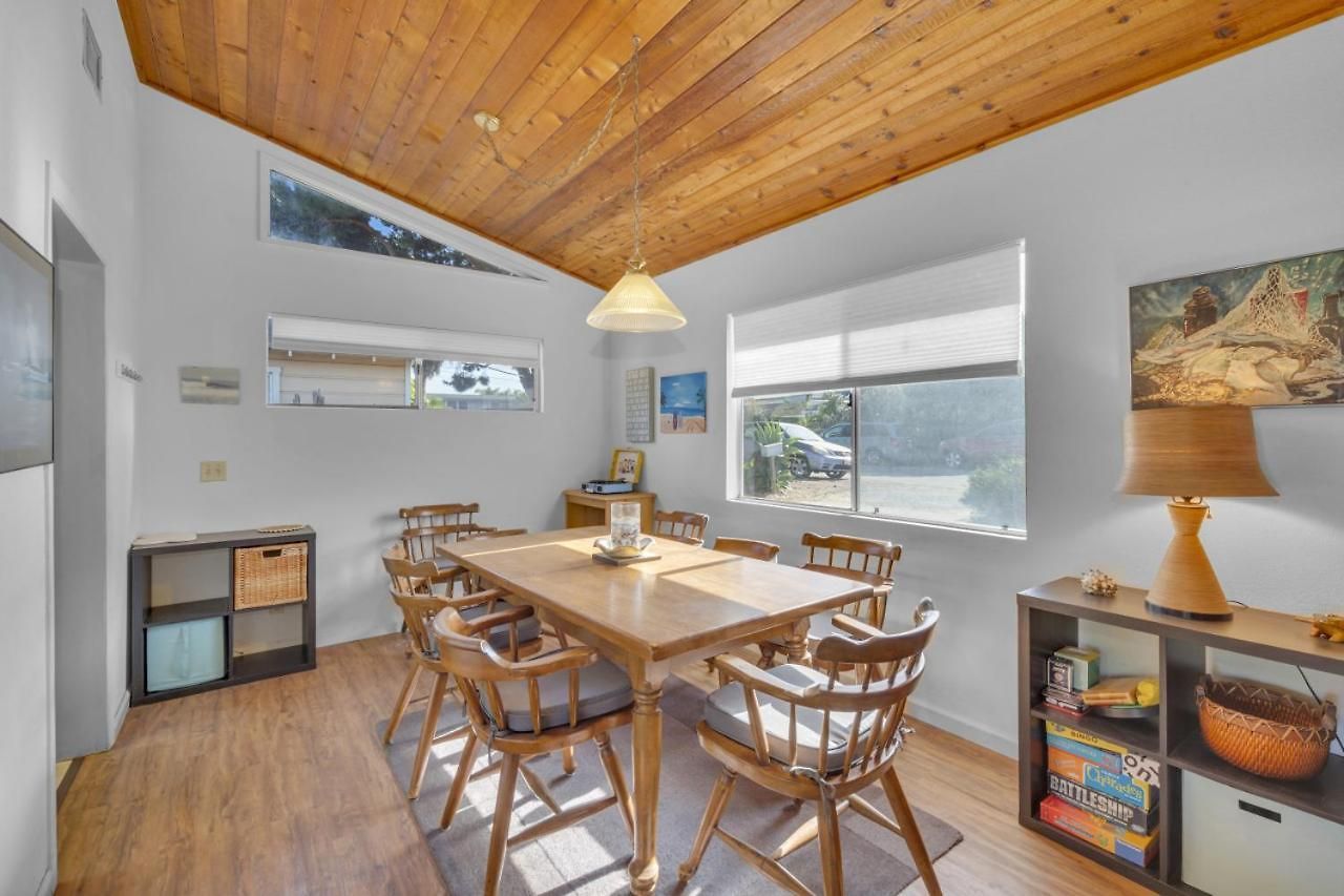 2 Blocks To Beach, Firepit, Sandbox, Bbq, Work