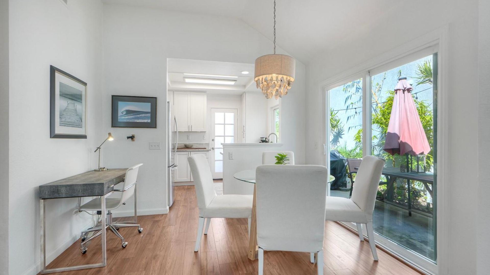 Coastal — Private Patio + Gated Pool & In Minutes To The Beach! Holiday home