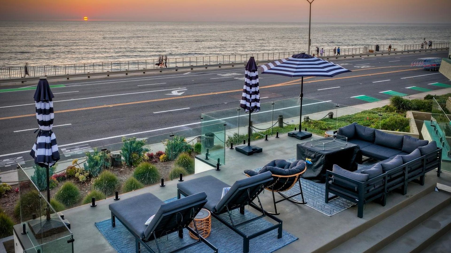 Sycamore Haus Estate - Rent 3 Ocean-view Luxury Steps From State